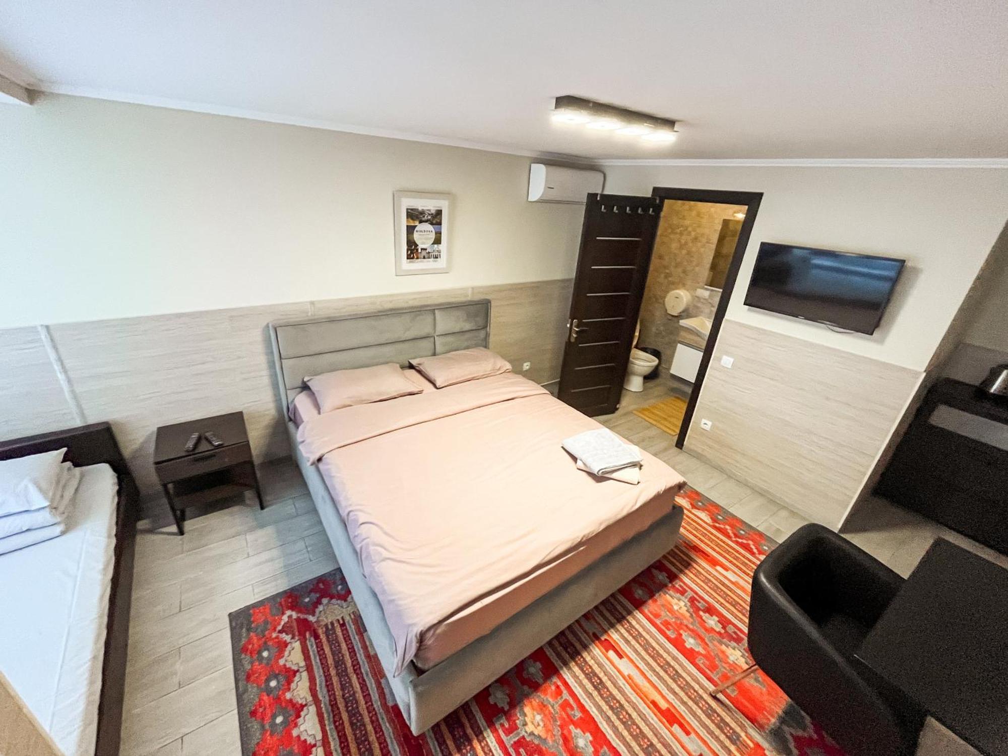 Hotel 77/5 à Chişinău Extérieur photo