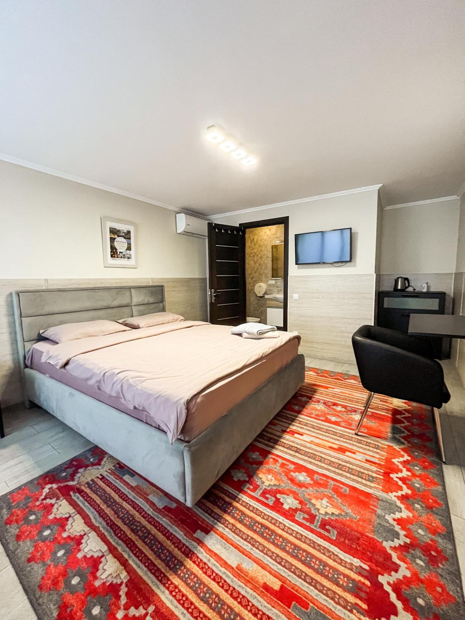 Hotel 77/5 à Chişinău Extérieur photo