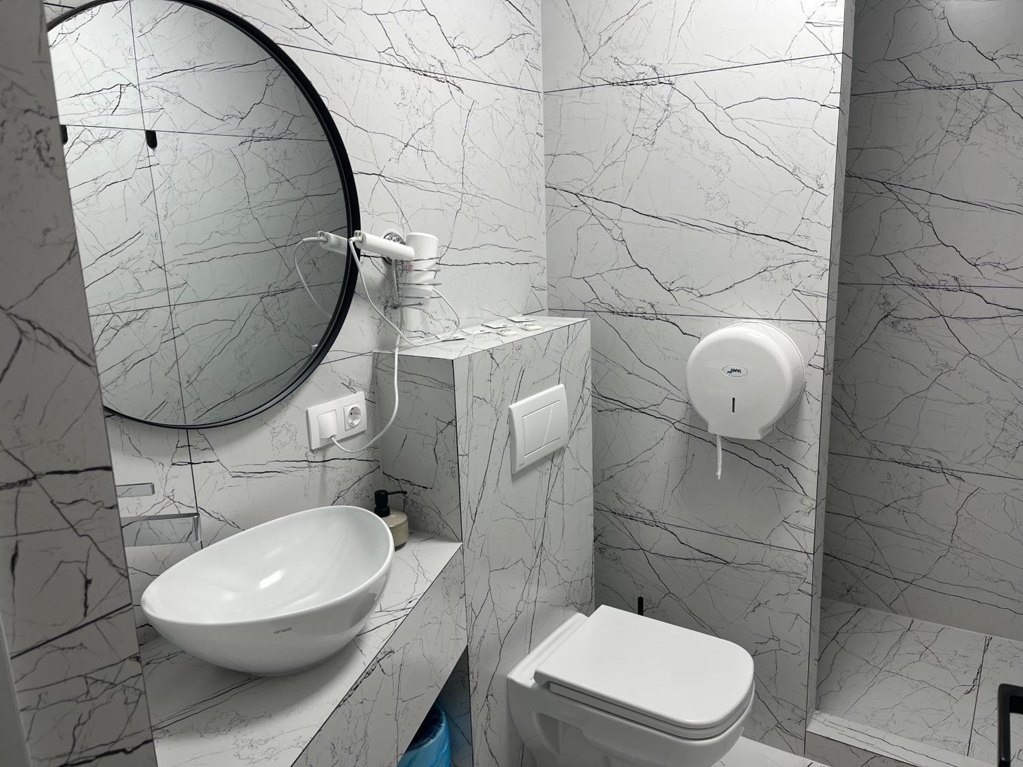 Hotel 77/5 à Chişinău Extérieur photo